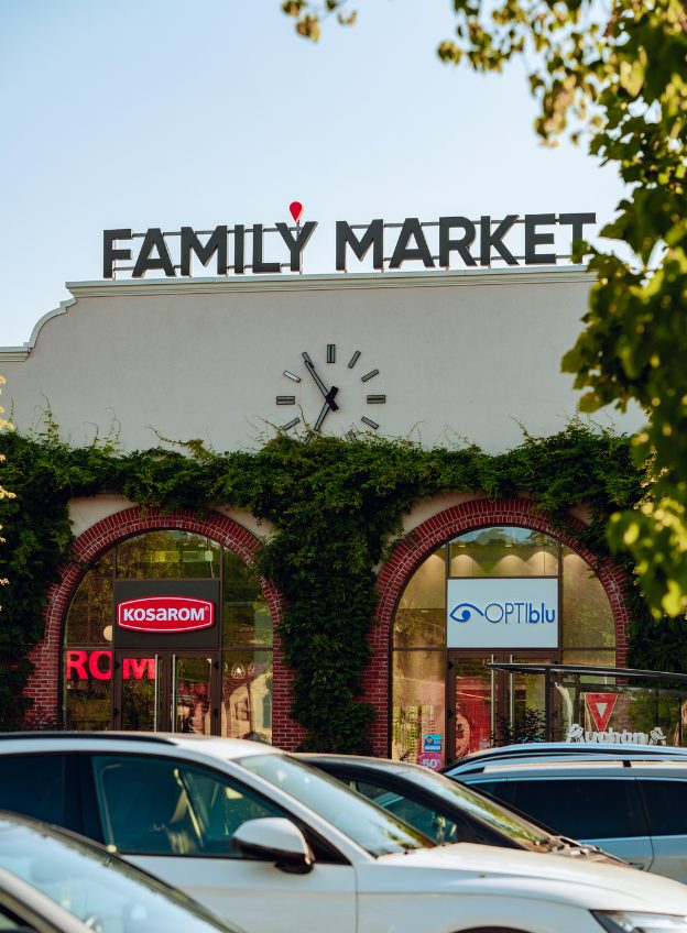 https://oradeiasi.ro/wp-content/uploads/2026/04/Family-Market_624x848-px.jpg