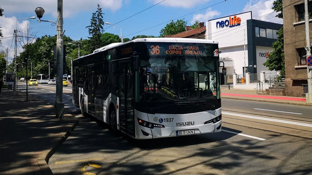 Autobuz-CTP-Iasi-pe-strpzile-din-municipiul-Iasi-1024x576-1