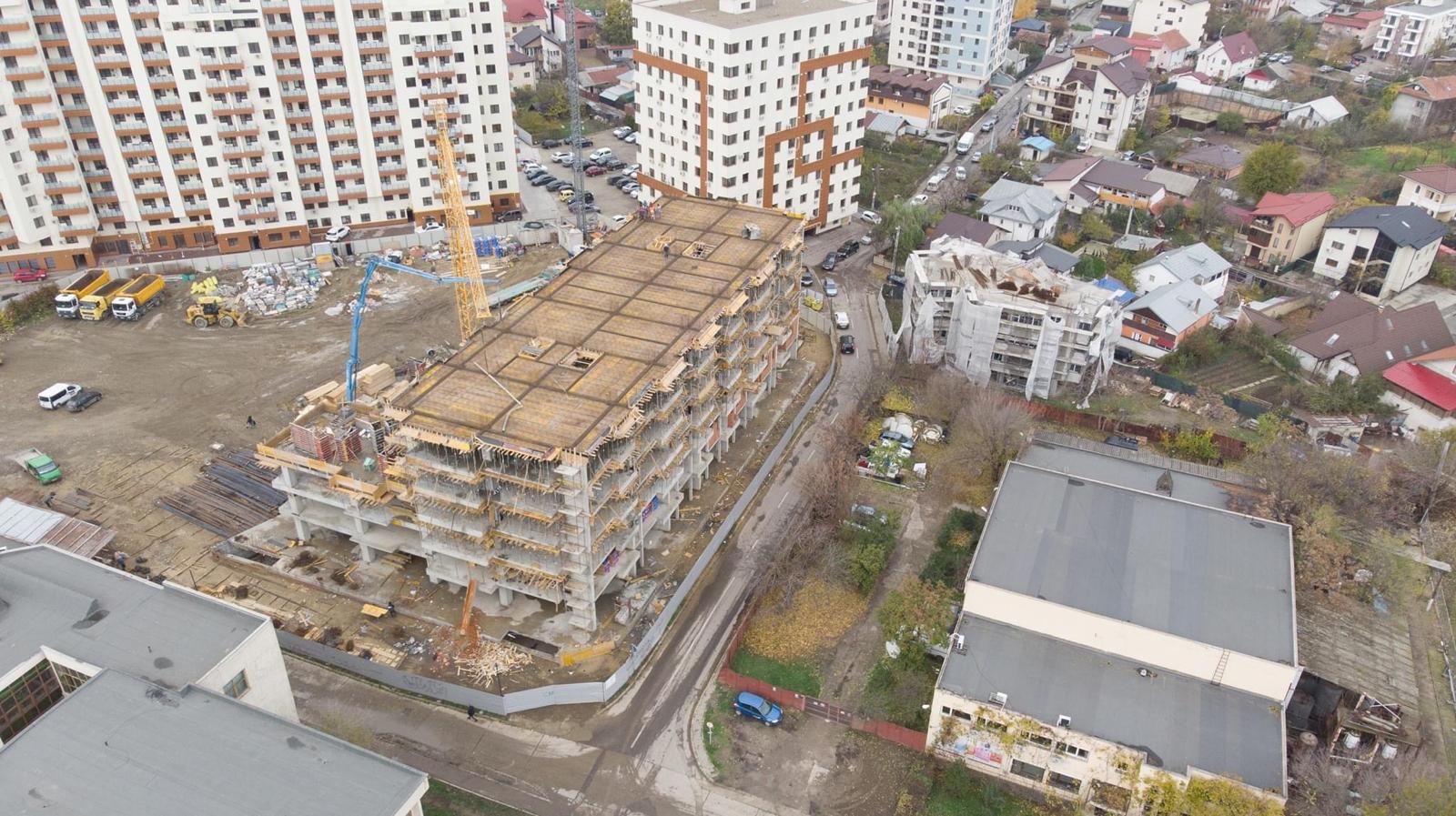 Ansamblu rezidențial nou finalizat în Iași, cu parcări și blocuri