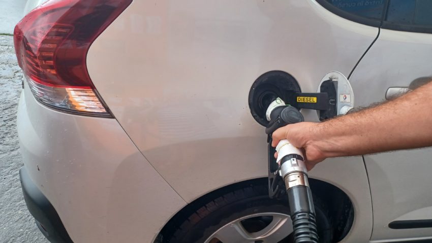 benzina-pompa-motorina-foto-radioiasi-GR-850x479