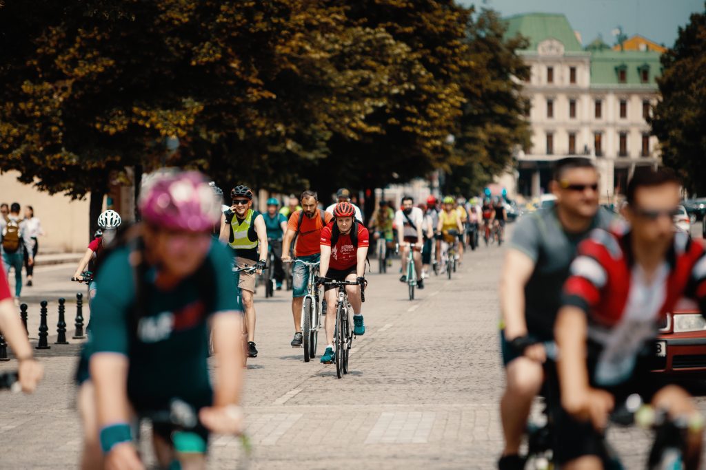 biciclisti-pe-pietonalul-Stefan-cel-Mare-din-Iasi