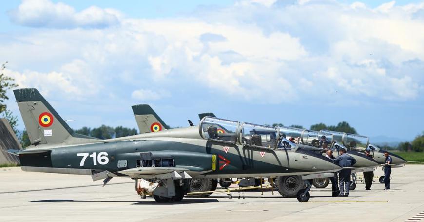 la-fix-6-ani-de-la-semnarea-contractului-au-fost-livrate-0-avioane-iar-99-soim-desi-in-2024-trebuiau-livrate-toate-cele-10-avioane-craiova-cu-un-picior-in-groapa-225792