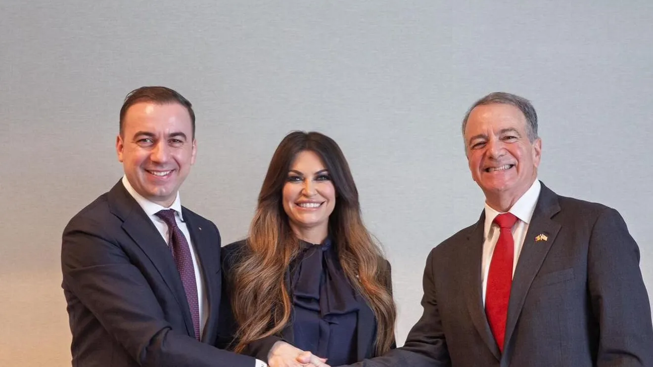 https___www.g4media.ro__wp-content_uploads_2026_05_Bogdan-Ivan-si-Kimberly-Ann-Guilfoyle-e1790406153954