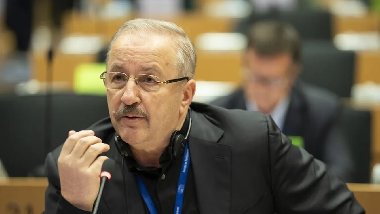 https___www.g4media.ro__wp-content_uploads_2026_09_Vasile-Dincu-Sursa-foto-Arhiva-personala