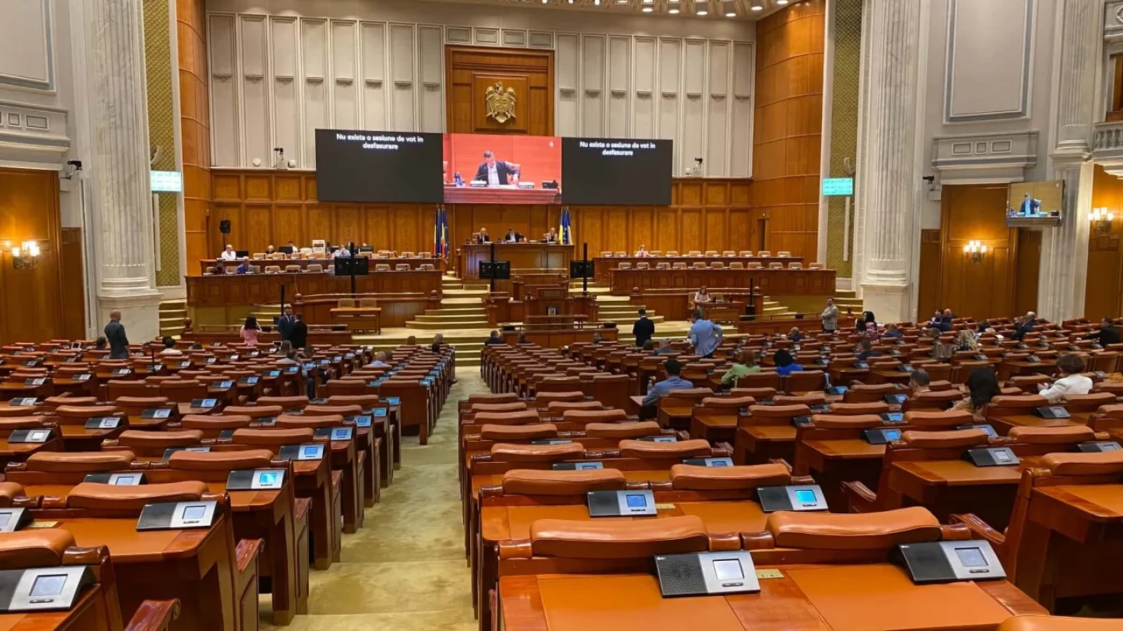 parlament-camera-deputatilor_Xe1V1
