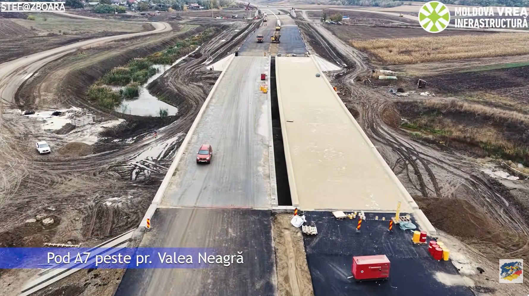 Podul Autostrăzii A7 peste pârâul Valea Neagră, în lucru