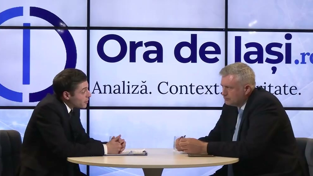 Rectorul UAIC, Liviu George Maha, și moderatorul David Pavel în studioul emisiunii Focus pe Iași