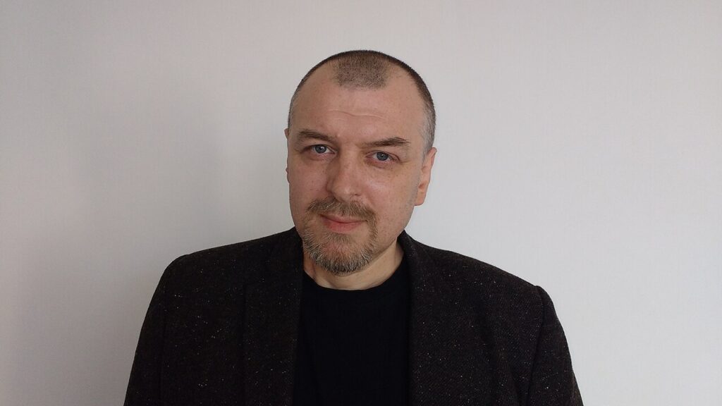 Portret al scriitorului Lucian Dan Teodorovici