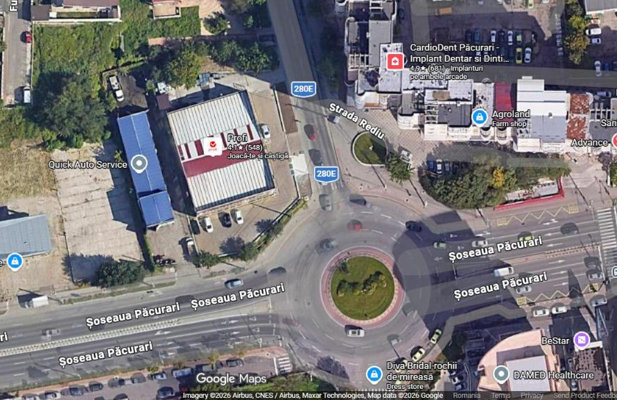 Vedere din satelit a intersecției Șoseaua Păcurari – Șoseaua Rediu din Iași, unde Primăria vrea banda de viraj proiectată de Simpa Consult, cu sensul giratoriu și magazinul Profi